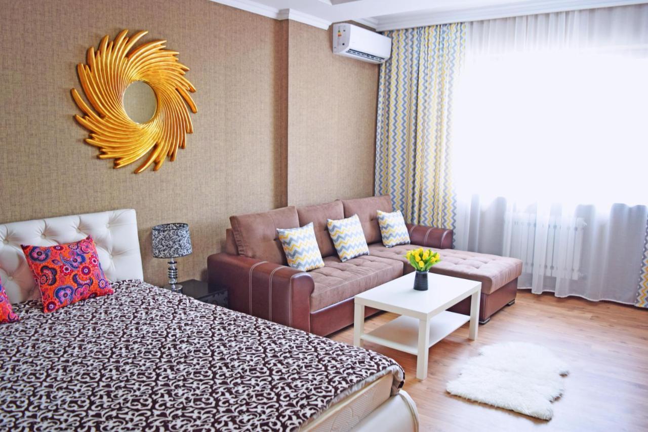 Sunny Apartment With Mountain View Bishkek Exterior foto