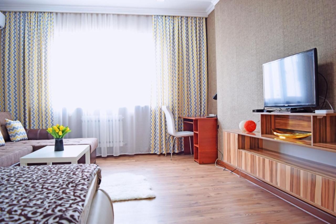Sunny Apartment With Mountain View Bishkek Exterior foto